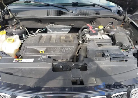 2014 Jeep Compass Limited из США, поврежденный, VIN 1C4NJCCB0ED603726